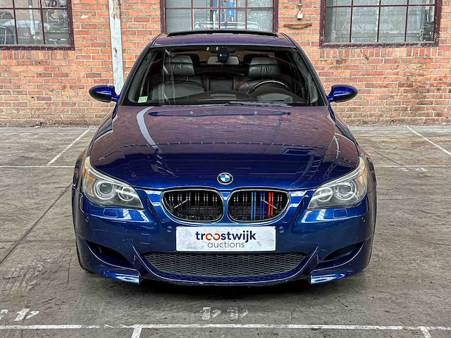 Bmw m5 5.0 v10 500pk 2006 5-serie youngtimer - afbeelding 42 van  45