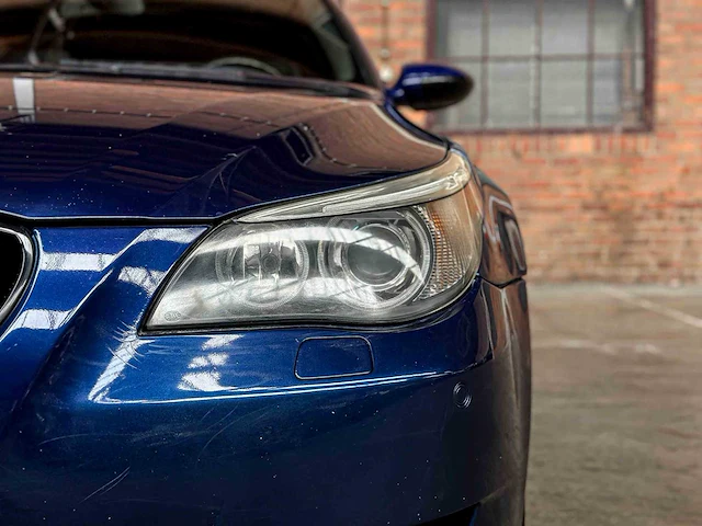 Bmw m5 5.0 v10 500pk 2006 5-serie youngtimer - afbeelding 43 van  45