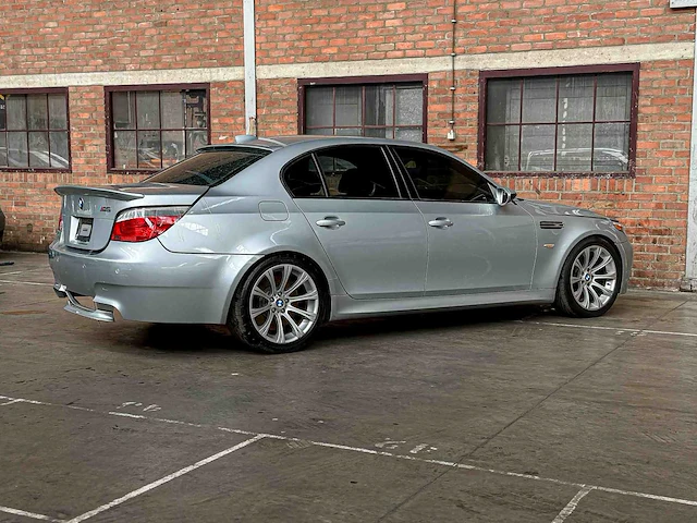 Bmw m5 5.0 v10 500pk 2006 5-serie - afbeelding 3 van  34