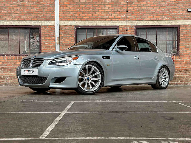 Bmw m5 5.0 v10 500pk 2006 5-serie - afbeelding 1 van  34