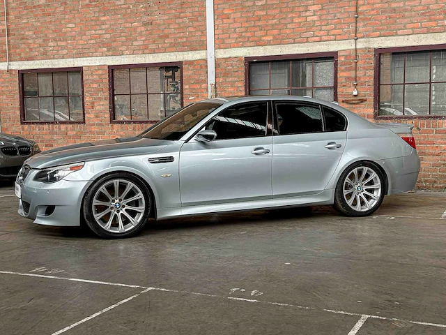 Bmw m5 5.0 v10 500pk 2006 5-serie - afbeelding 32 van  34