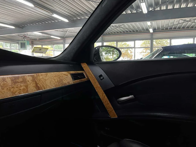 Bmw m5 5.0 v10 500pk 2007 5-serie youngtimer - afbeelding 19 van  45