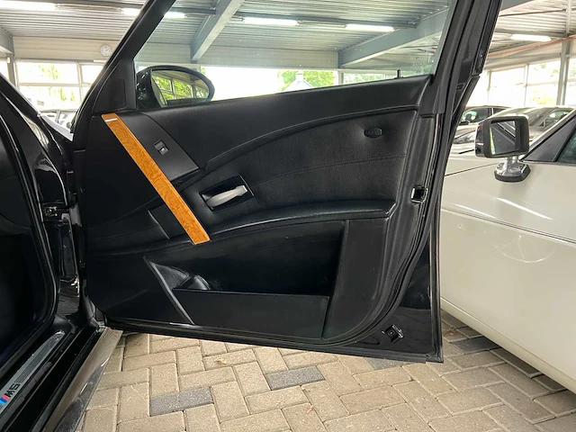 Bmw m5 5.0 v10 500pk 2007 5-serie youngtimer - afbeelding 30 van  45