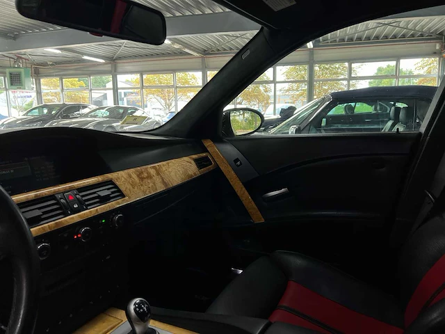 Bmw m5 5.0 v10 500pk 2007 5-serie youngtimer - afbeelding 9 van  45