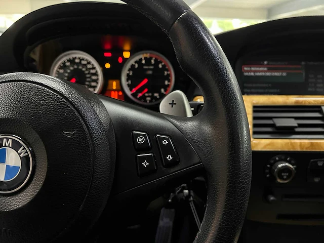 Bmw m5 5.0 v10 500pk 2007 5-serie youngtimer - afbeelding 13 van  45