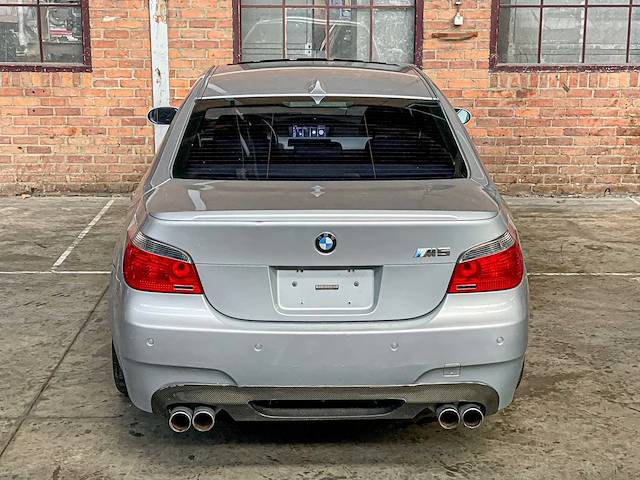 Bmw m5 5.0 v10 e60 500pk 2006 5-serie youngtimer - afbeelding 6 van  44