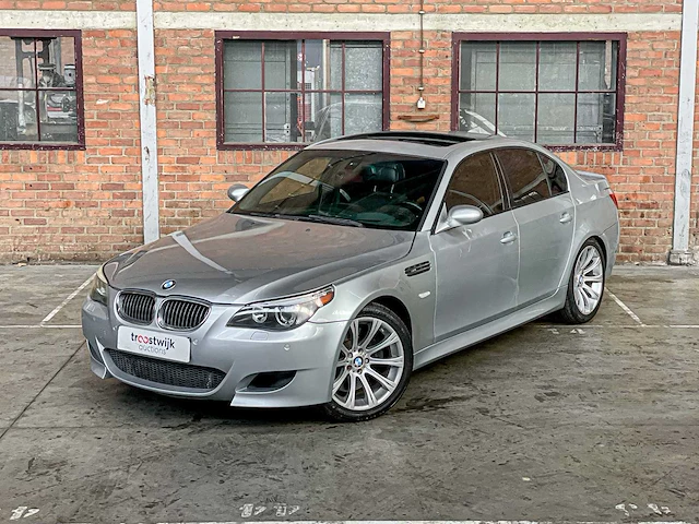 Bmw m5 5.0 v10 e60 500pk 2006 5-serie youngtimer - afbeelding 23 van  44