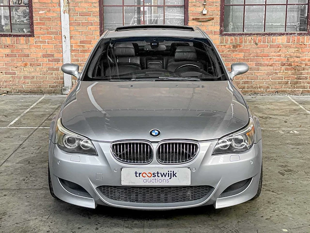 Bmw m5 5.0 v10 e60 500pk 2006 5-serie youngtimer - afbeelding 40 van  44