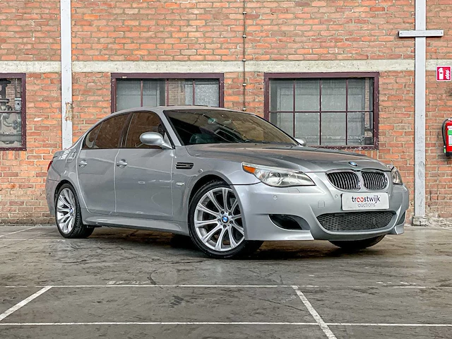 Bmw m5 5.0 v10 e60 500pk 2006 5-serie youngtimer - afbeelding 41 van  44
