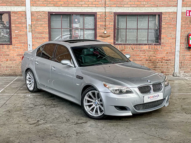 Bmw m5 5.0 v10 e60 500pk 2006 5-serie youngtimer - afbeelding 42 van  44
