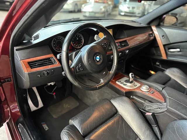 Bmw m5 5.0 v10 e60 500pk 2006 5-serie - afbeelding 5 van  25