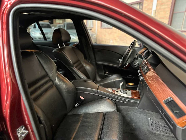 Bmw m5 5.0 v10 e60 500pk 2006 5-serie - afbeelding 10 van  25