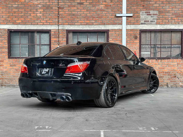 Bmw m5 5.0 v10 e60 500pk 2008 5-serie yountimer - afbeelding 4 van  41