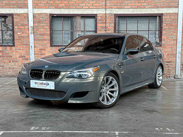 Bmw m5 5.0 v10 e60 507pk 2006 5-serie - afbeelding 1 van  35