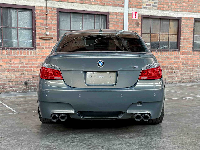 Bmw m5 5.0 v10 e60 507pk 2006 5-serie - afbeelding 33 van  35