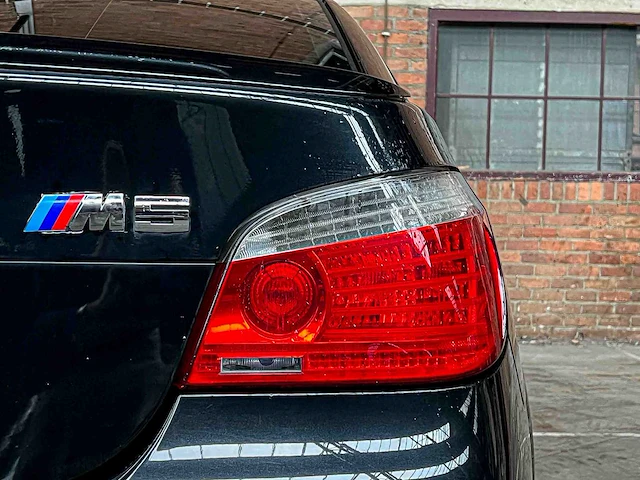 Bmw m5 5.0 v10 e60 507pk 2008 5-serie youngtimer - afbeelding 28 van  53