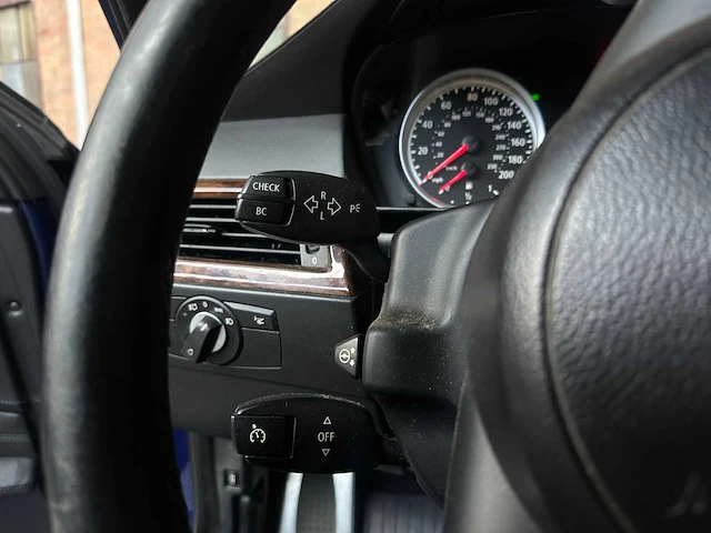 Bmw m5 5.0 v10 e60 507pk 2008 5-serie youngtimer - afbeelding 9 van  40
