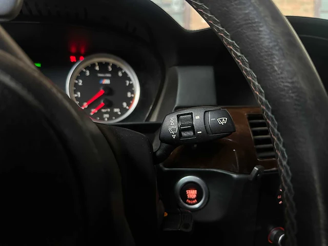 Bmw m5 5.0 v10 e60 507pk 2008 5-serie youngtimer - afbeelding 10 van  40