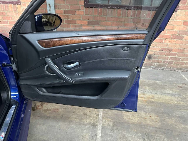 Bmw m5 5.0 v10 e60 507pk 2008 5-serie youngtimer - afbeelding 24 van  40