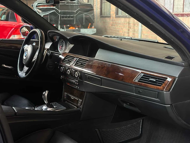 Bmw m5 5.0 v10 e60 507pk 2008 5-serie youngtimer - afbeelding 25 van  40