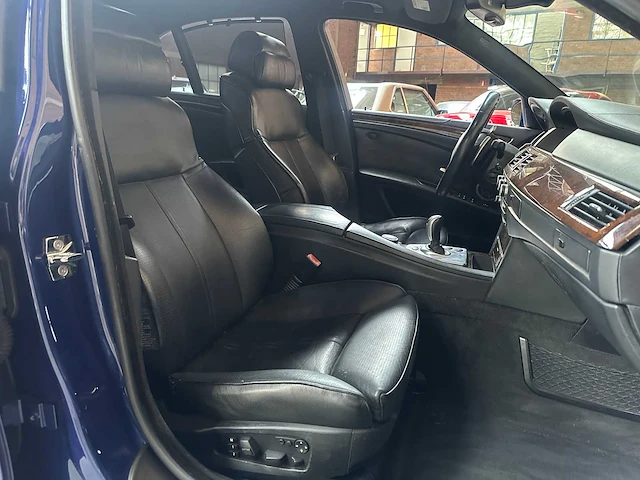 Bmw m5 5.0 v10 e60 507pk 2008 5-serie youngtimer - afbeelding 26 van  40