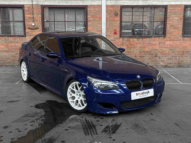 Bmw m5 5.0 v10 e60 507pk 2008 5-serie youngtimer - afbeelding 37 van  40