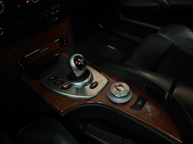 Bmw m5 5.0 v10 e60 507pk 2008 5-serie youngtimer - afbeelding 22 van  53