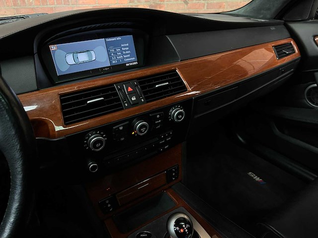Bmw m5 5.0 v10 e60 507pk 2008 5-serie youngtimer - afbeelding 24 van  53