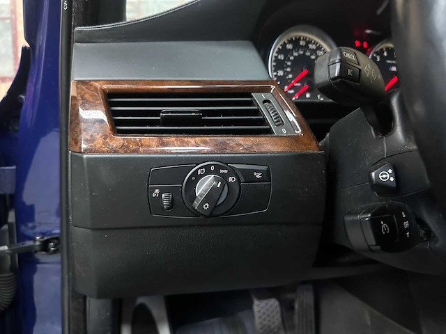 Bmw m5 5.0 v10 e60 507pk 2008 5-serie youngtimer - afbeelding 6 van  40