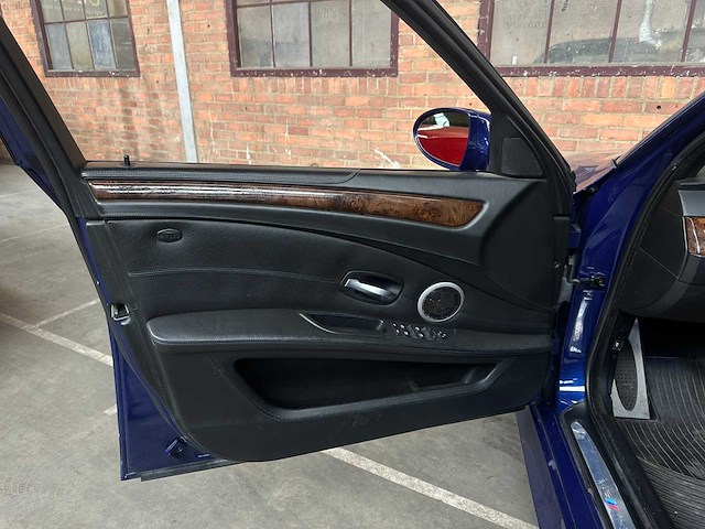 Bmw m5 5.0 v10 e60 507pk 2008 5-serie youngtimer - afbeelding 19 van  40