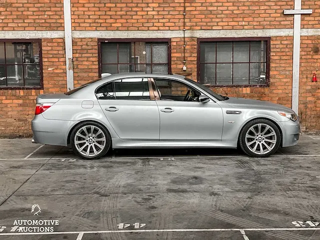 Bmw m5 e60 5.0 v10 507pk 2006 -youngtimer- - afbeelding 12 van  60
