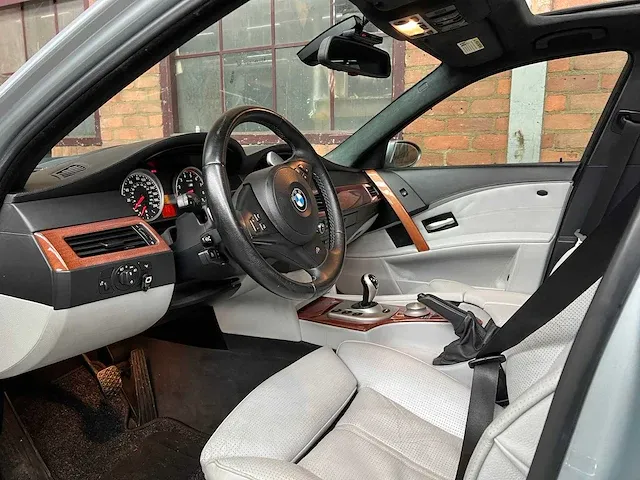 Bmw m5 e60 5.0 v10 507pk 2006 -youngtimer- - afbeelding 24 van  60