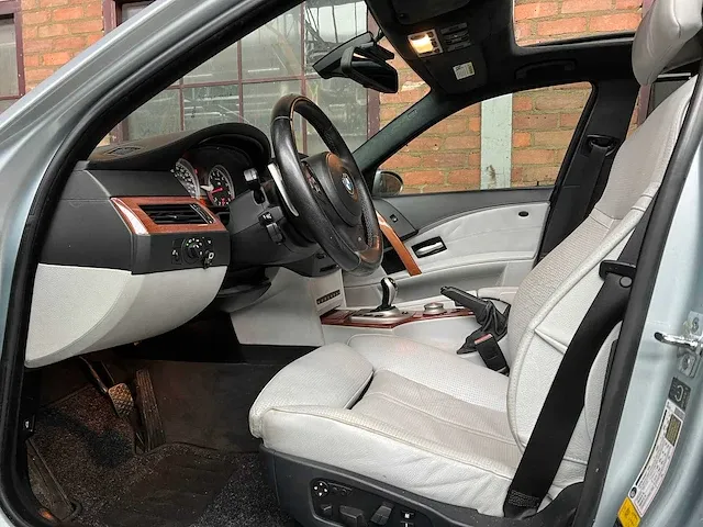 Bmw m5 e60 5.0 v10 507pk 2006 -youngtimer- - afbeelding 25 van  60