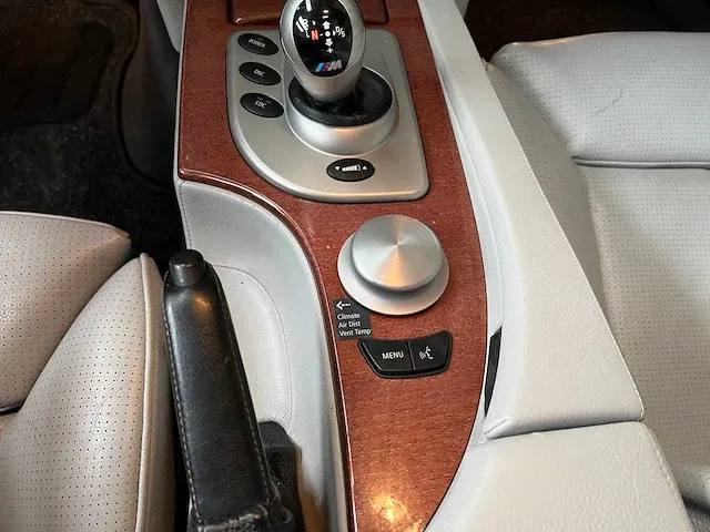Bmw m5 e60 5.0 v10 507pk 2006 -youngtimer- - afbeelding 37 van  60