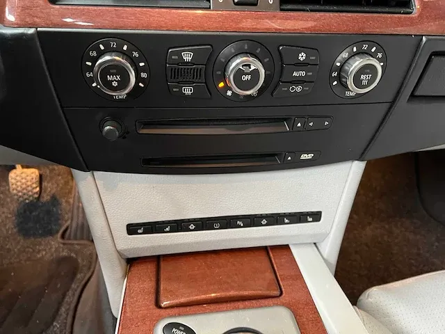 Bmw m5 e60 5.0 v10 507pk 2006 -youngtimer- - afbeelding 39 van  60