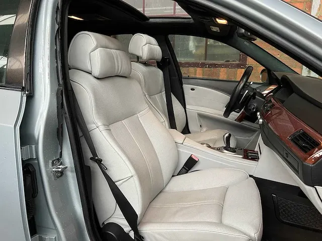 Bmw m5 e60 5.0 v10 507pk 2006 -youngtimer- - afbeelding 48 van  60