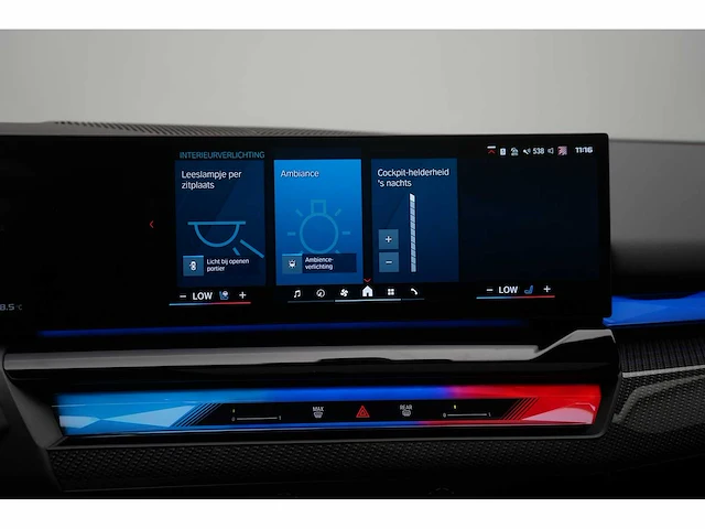 Bmw m5 touring 4.4 v8 hybride 728pk automaat 2025 nieuwe auto - afbeelding 24 van  69