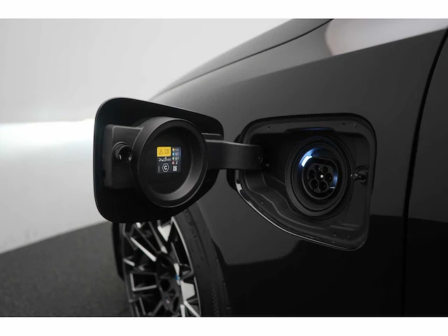 Bmw m5 touring 4.4 v8 hybride 728pk automaat 2025 nieuwe auto - afbeelding 51 van  69