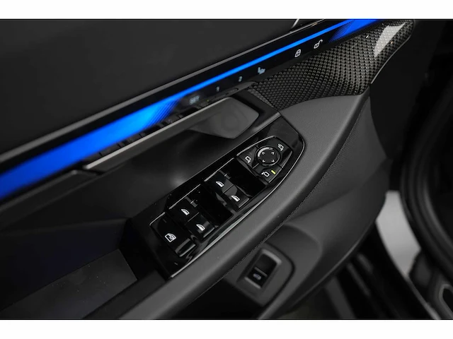 Bmw m5 touring 4.4 v8 hybride 728pk automaat 2025 nieuwe auto - afbeelding 29 van  69
