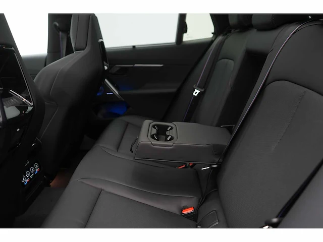 Bmw m5 touring 4.4 v8 hybride 728pk automaat 2025 nieuwe auto - afbeelding 35 van  69
