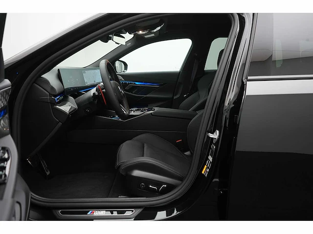 Bmw m5 touring 4.4 v8 hybride 728pk automaat 2025 nieuwe auto - afbeelding 38 van  69