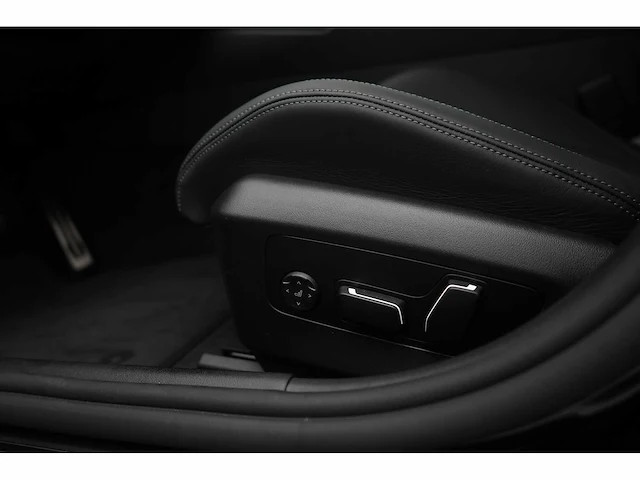 Bmw m5 touring 4.4 v8 hybride 728pk automaat 2025 nieuwe auto - afbeelding 40 van  69