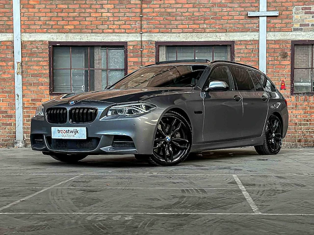 Bmw m550d touring xdrive 381pk 2014 (origineel-nl) 5-serie, 3-xfp-64 - afbeelding 1 van  77