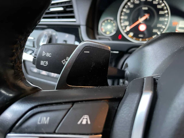 Bmw m550d touring xdrive 381pk 2014 (origineel-nl) 5-serie, 3-xfp-64 - afbeelding 14 van  77