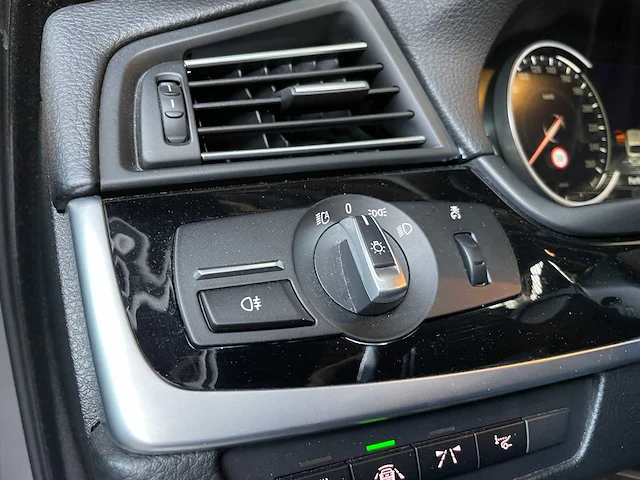 Bmw m550d touring xdrive 381pk 2014 (origineel-nl) 5-serie, 3-xfp-64 - afbeelding 18 van  77