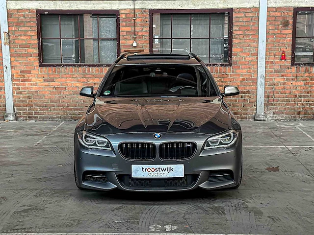 Bmw m550d touring xdrive 381pk 2014 (origineel-nl) 5-serie, 3-xfp-64 - afbeelding 23 van  77