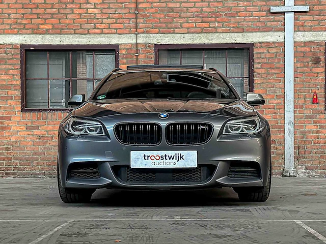 Bmw m550d touring xdrive 381pk 2014 (origineel-nl) 5-serie, 3-xfp-64 - afbeelding 34 van  77
