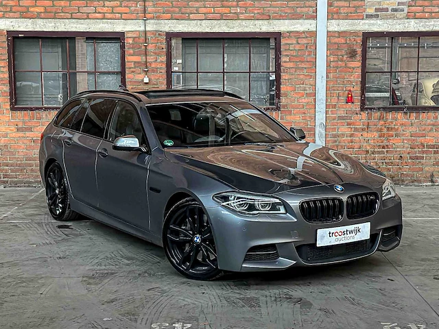 Bmw m550d touring xdrive 381pk 2014 (origineel-nl) 5-serie, 3-xfp-64 - afbeelding 45 van  77
