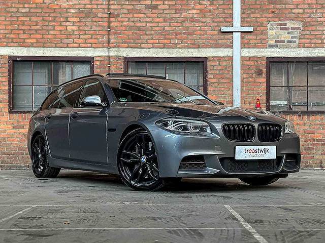 Bmw m550d touring xdrive 381pk 2014 (origineel-nl) 5-serie, 3-xfp-64 - afbeelding 56 van  77