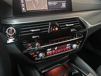 Bmw m550i xdrive high executive (facelift) 530pk 2019 g30 5-serie, h-687-zn - afbeelding 26 van  50